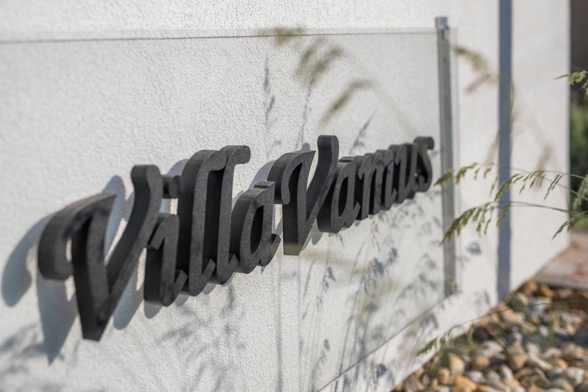 Villa Vamus Vendeg- Es Rendezvenyhaz Vamosszabadi Bagian luar foto