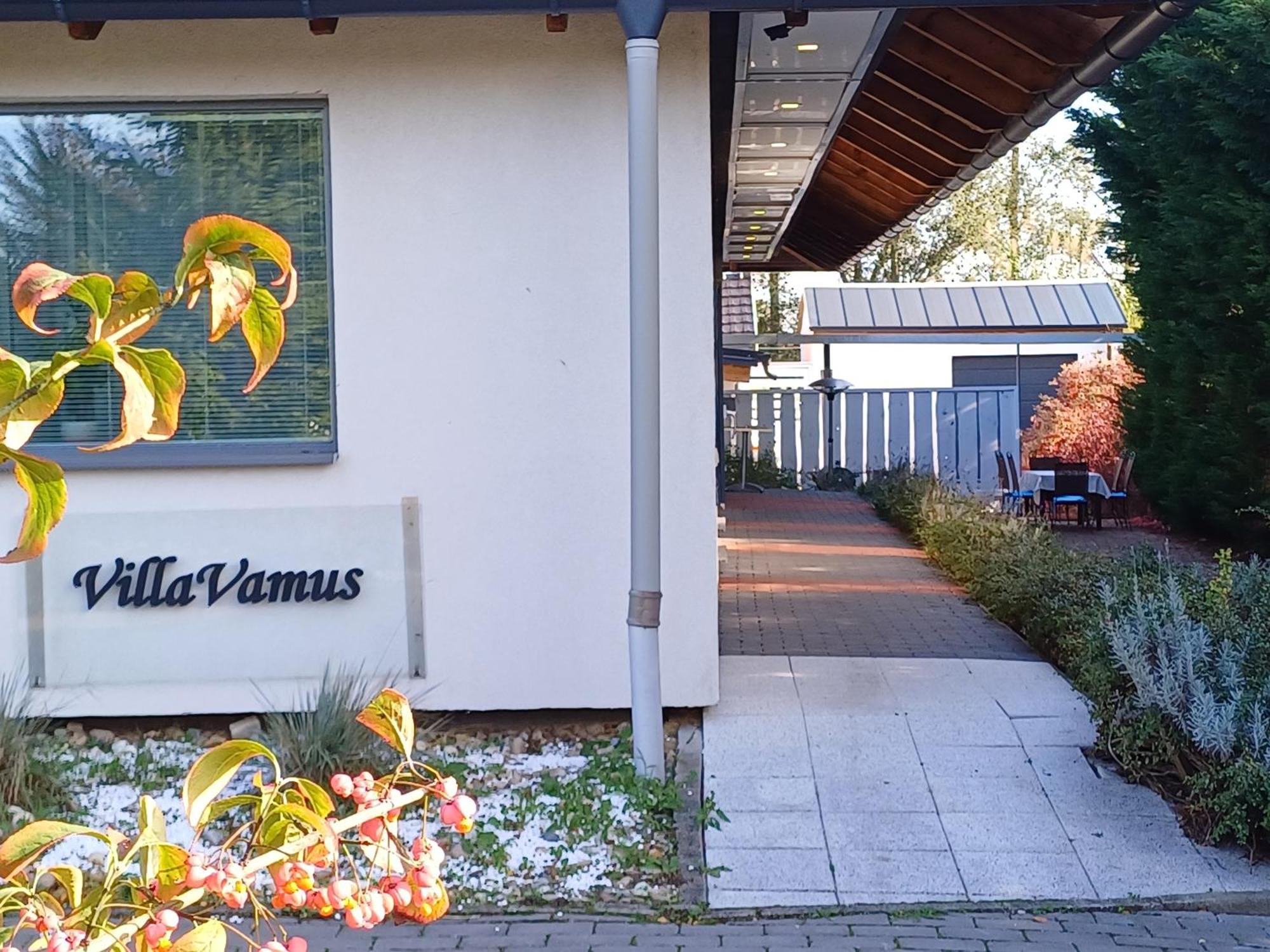 Villa Vamus Vendeg- Es Rendezvenyhaz Vamosszabadi Bagian luar foto