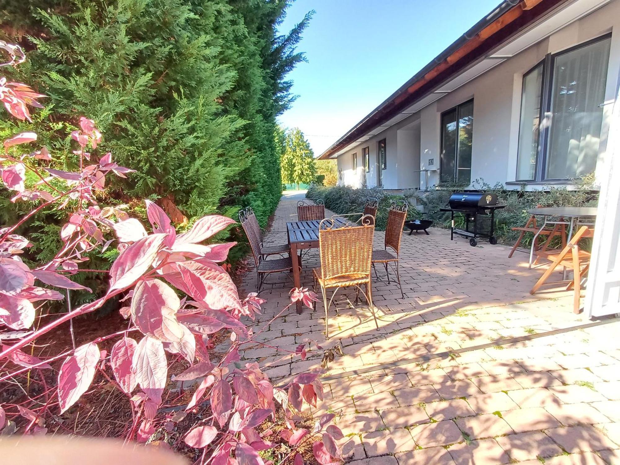 Villa Vamus Vendeg- Es Rendezvenyhaz Vamosszabadi Bagian luar foto